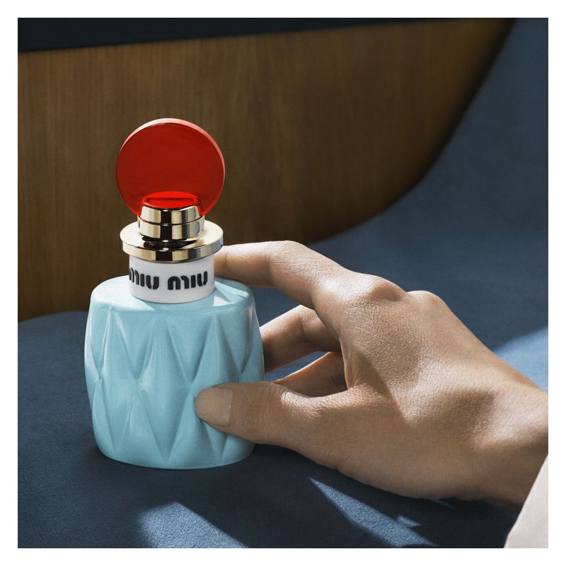 Miu Miu L'Eau de Muguet, Eau de Parfum Donna, 30 ml Spray, Fragranza Floreale Verde Muschiata, Profumo femminile fresco e sofisticato Miu Miu L'Eau de Muguet, Eau de Parfum Donna, 30 ml Spray, Fragranza Floreale Verde Muschiata, Profumo femminile fresco e sofisticato