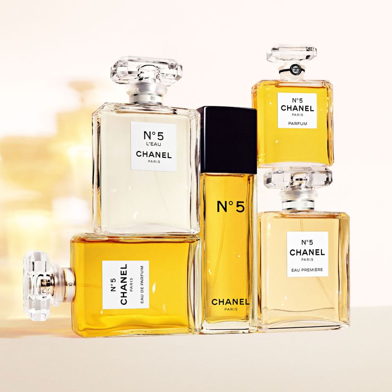 CHANEL N°5 L'eau, Eau De Toilette Donna, 100 ml Vaporizzatore, Profumo Floreale Aldeidico Fresco, Leggero e Agrumato per una Eleganza Moderna CHANEL N°5 L'eau, Eau De Toilette Donna, 100 ml Vaporizzatore, Profumo Floreale Aldeidico Fresco, Leggero e Agrumato per una Eleganza Moderna