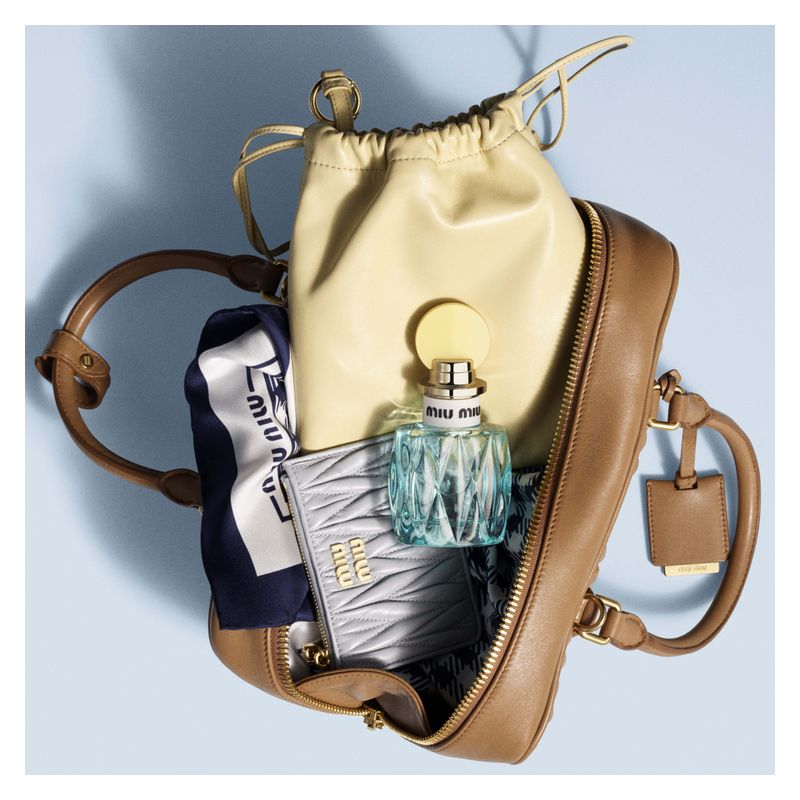 Miu Miu L'eau Bleue, Eau de Parfum Donna, 100 ml Spray, Fragranza Floreale Verde, Profumo fresco con note di Mughetto e Muschio Bianco Miu Miu L'eau Bleue, Eau de Parfum Donna, 100 ml Spray, Fragranza Floreale Verde, Profumo fresco con note di Mughetto e Muschio Bianco