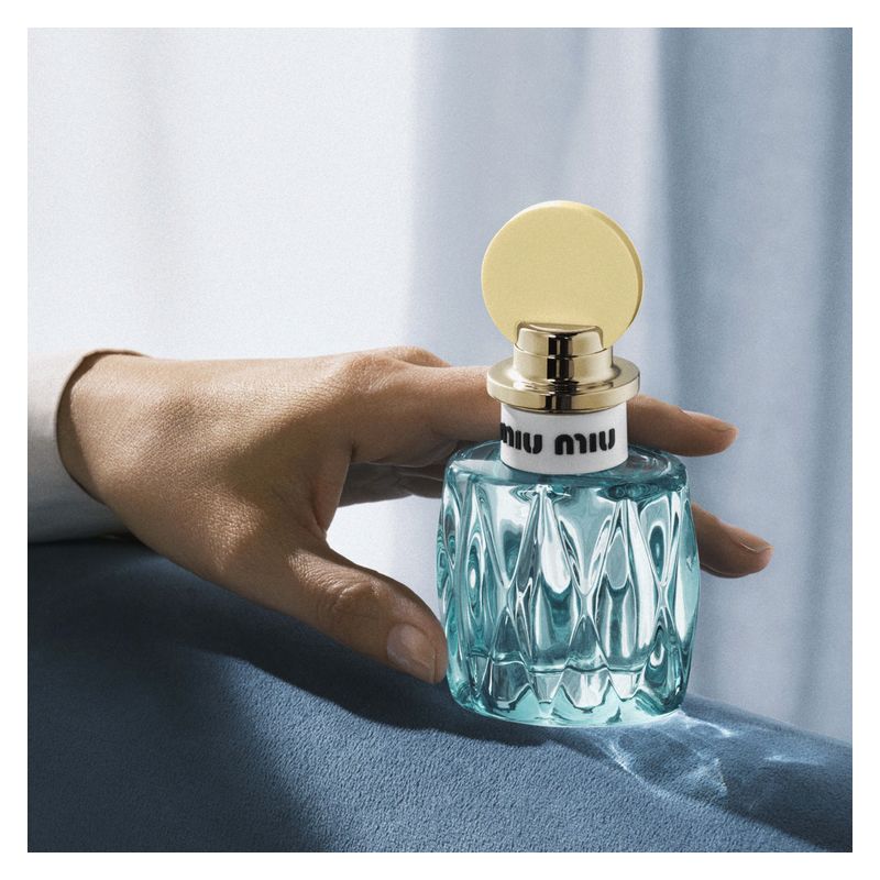 Miu Miu L'eau Bleue, Eau de Parfum Donna, 100 ml Spray, Fragranza Floreale Verde, Profumo fresco con note di Mughetto e Muschio Bianco Miu Miu L'eau Bleue, Eau de Parfum Donna, 100 ml Spray, Fragranza Floreale Verde, Profumo fresco con note di Mughetto e Muschio Bianco