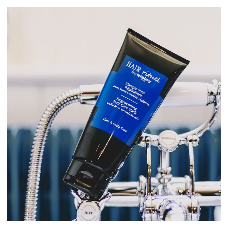 Sisley Hair Rituel Masque Soin Régénérant, Maschera Capelli Rigenerante, 200 ml, Trattamento fortificante per cuoio capelluto e capelli sfibrati Sisley Hair Rituel Masque Soin Régénérant, Maschera Capelli Rigenerante, 200 ml, Trattamento fortificante per cuoio capelluto e capelli sfibrati