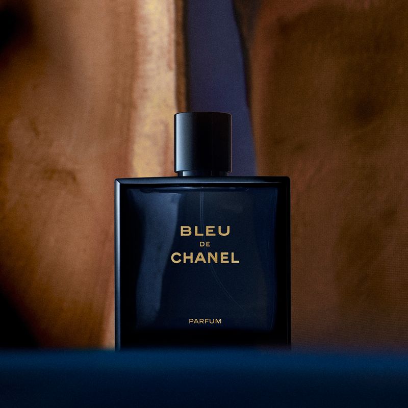 CHANEL Bleu De Chanel Parfum Uomo, 100 ml Spray, Fragranza maschile intensa, Profumo aromatico-boschivo con note legnose e agrumate per l'uomo moderno