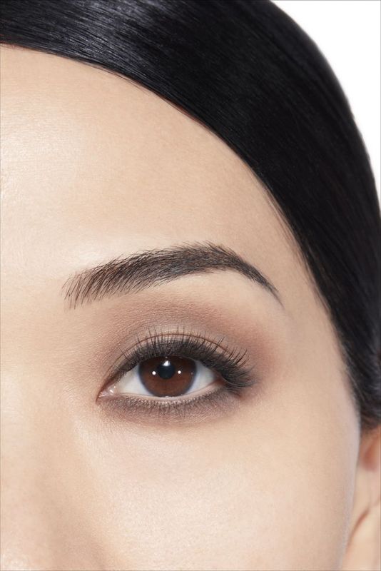 CHANEL Les 4 Ombres, Ombretto Dai Molteplici Effetti, 308 - Clair Obscur, 2 g, Palette 4 Colori Nude per un Make-Up Naturale o Smoky a Lunga Tenuta CHANEL Les 4 Ombres, Ombretto Dai Molteplici Effetti, 308 - Clair Obscur, 2 g, Palette 4 Colori Nude per un Make-Up Naturale o Smoky a Lunga Tenuta