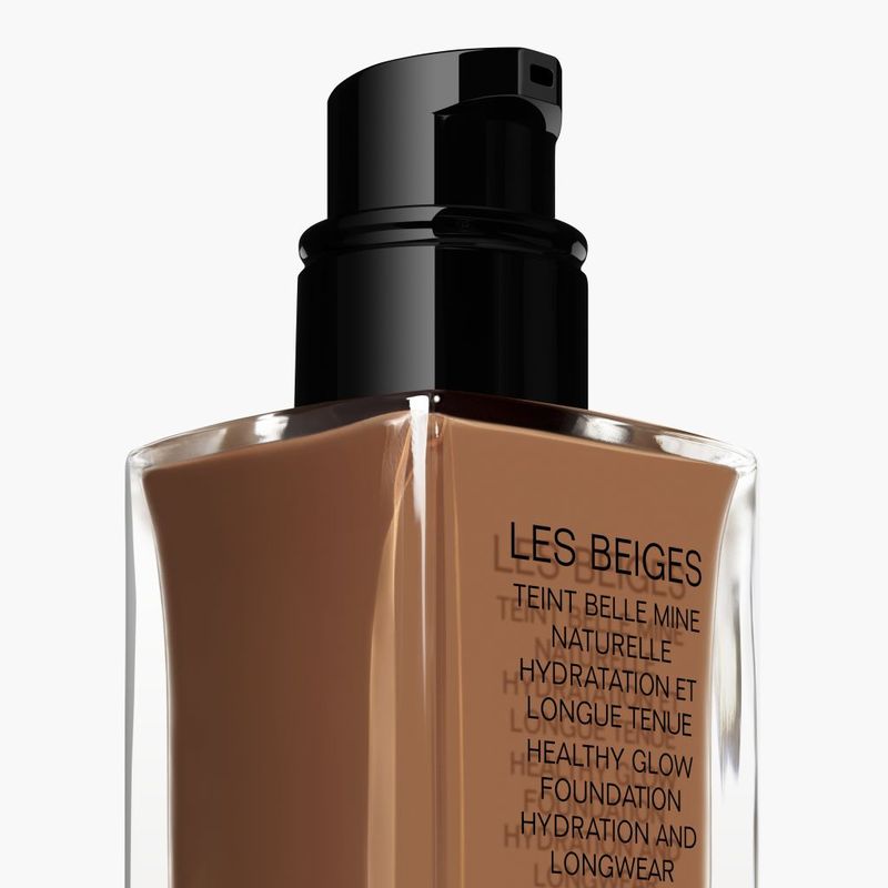 CHANEL Les Beiges Teint Belle Mine Naturelle, Fondotinta Fluido Idratante Lunga Tenuta Donna, 30 ml, Colore BR132, Make up Effetto Luminoso Naturale CHANEL Les Beiges Teint Belle Mine Naturelle, Fondotinta Fluido Idratante Lunga Tenuta Donna, 30 ml, Colore BR132, Make up Effetto Luminoso Naturale