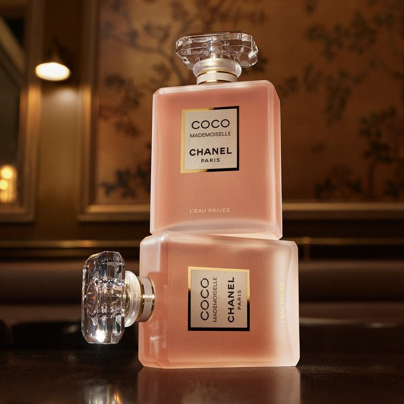 CHANEL Coco Mademoiselle L'Eau Privée, Fragranza per la Notte Donna, 100 ml Spray, Profumo Orientale Floreale Delicato e Sensuale CHANEL Coco Mademoiselle L'Eau Privée, Fragranza per la Notte Donna, 100 ml Spray, Profumo Orientale Floreale Delicato e Sensuale