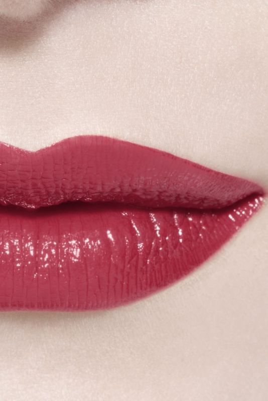 CHANEL Rouge Allure Laque, Rossetto Fluido Brillante, 64 Exigence, 5,5 ml, Lunga Tenuta, Finish Satinato, Idratante e Resistente all'Acqua CHANEL Rouge Allure Laque, Rossetto Fluido Brillante, 64 Exigence, 5,5 ml, Lunga Tenuta, Finish Satinato, Idratante e Resistente all'Acqua