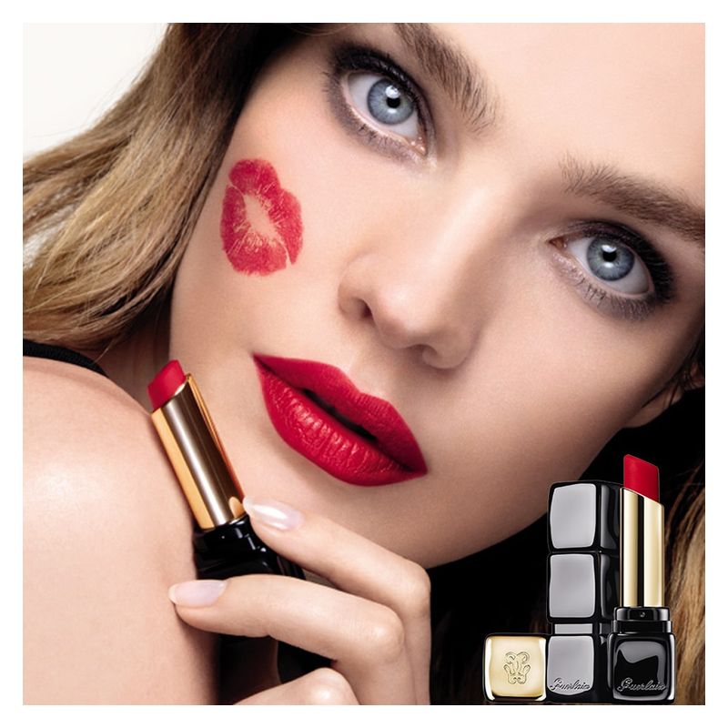 Guerlain KissKiss Tender Matte, Rossetto Matte Luminoso Donna, 2.8 g, 770 Desire Red, Comfort 16 Ore, Lunga Tenuta, Make-up Labbra Effetto Velluto