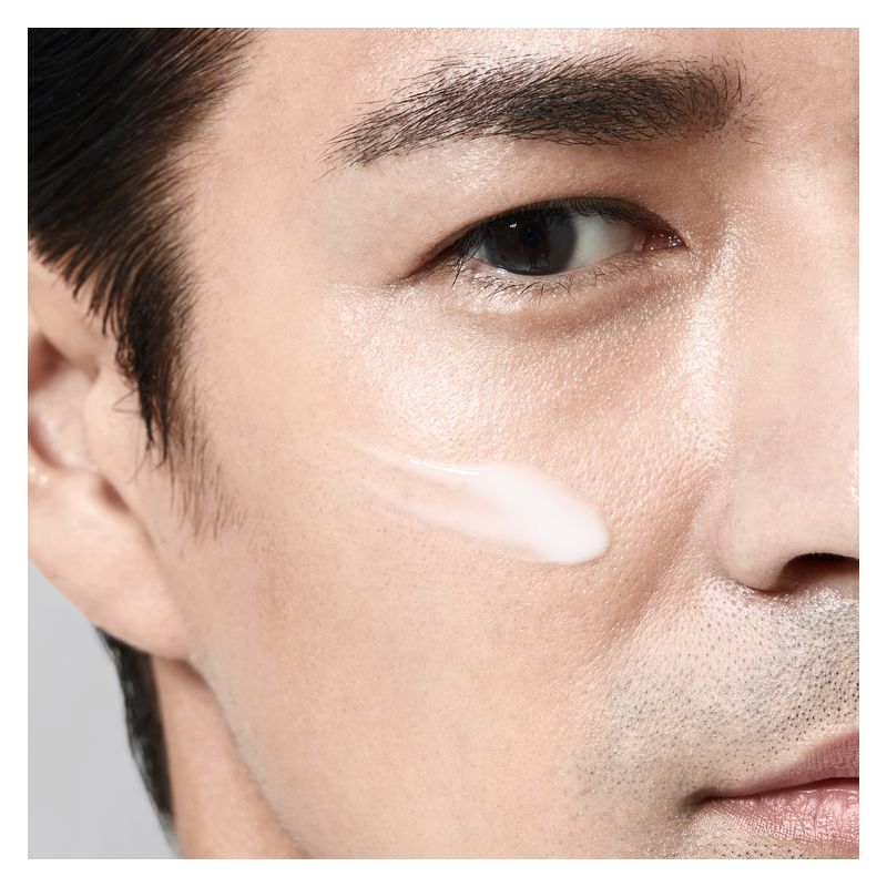 Shiseido MEN ENERGIZING MOISTURIZER EXTRA LIGHT FLUID