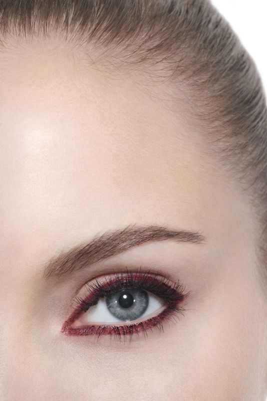 CHANEL Stylo Yeux Waterproof, Eyeliner Lunga Tenuta Donna, 0.3 g, 928 Eros, Matita Occhi Waterproof Retraibile con Temperino per uno Sguardo Intenso CHANEL Stylo Yeux Waterproof, Eyeliner Lunga Tenuta Donna, 0.3 g, 928 Eros, Matita Occhi Waterproof Retraibile con Temperino per uno Sguardo Intenso