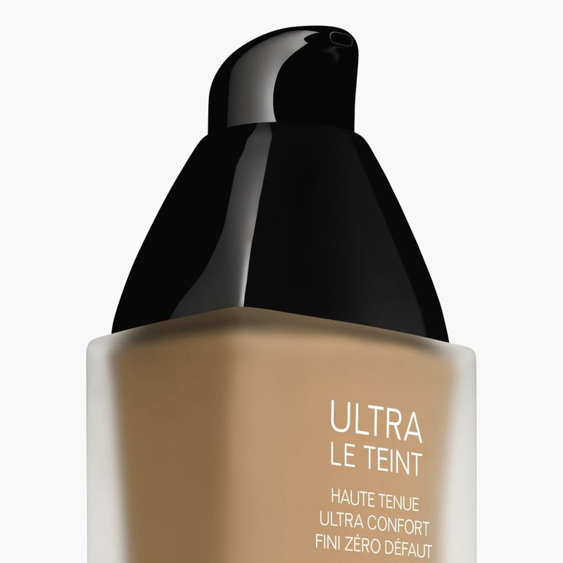 CHANEL Ultra Le Teint Fluide, Fondotinta Fluido Lunga Tenuta, Donna, 30 ml, Colore B60, Make-up Viso per un incarnato impeccabile opaco luminoso