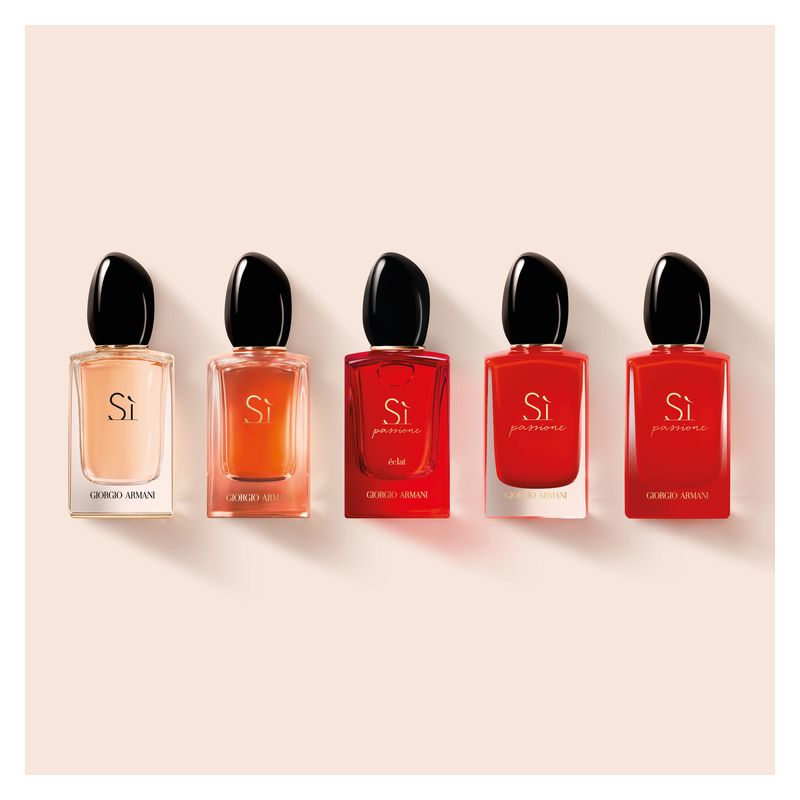 Armani Sì Passione Éclat, Eau de Parfum Donna, 50 ml Spray, Fragranza Floreale con Rose e Vaniglia, Profumo femminile persistente e radioso