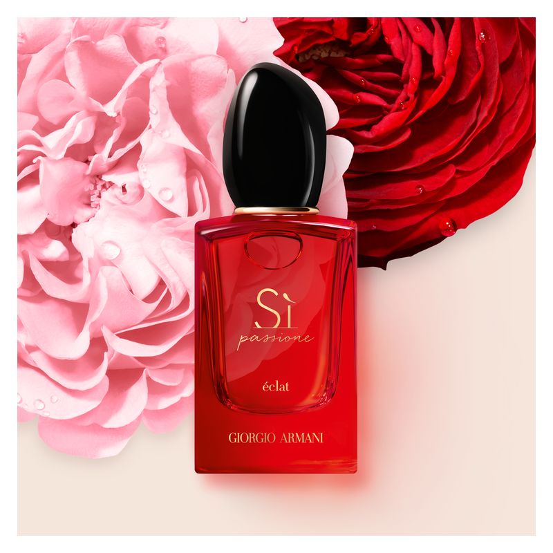 Armani Sì Passione Éclat, Eau de Parfum Donna, 100 ml Spray, Fragranza Floreale Fruttata, Profumo femminile audace, radioso e sensuale