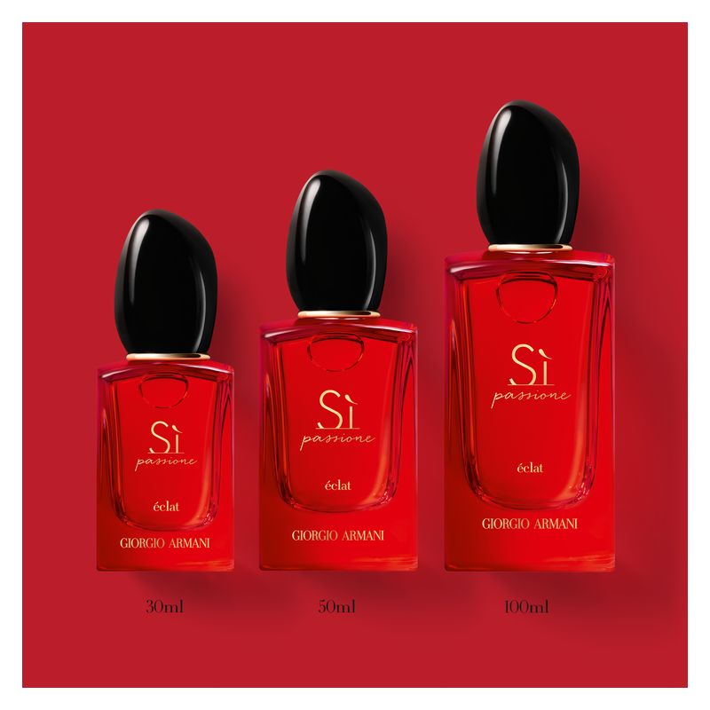 Armani Sì Passione Éclat, Eau de Parfum Donna, 100 ml Spray, Fragranza Floreale Fruttata, Profumo femminile audace, radioso e sensuale