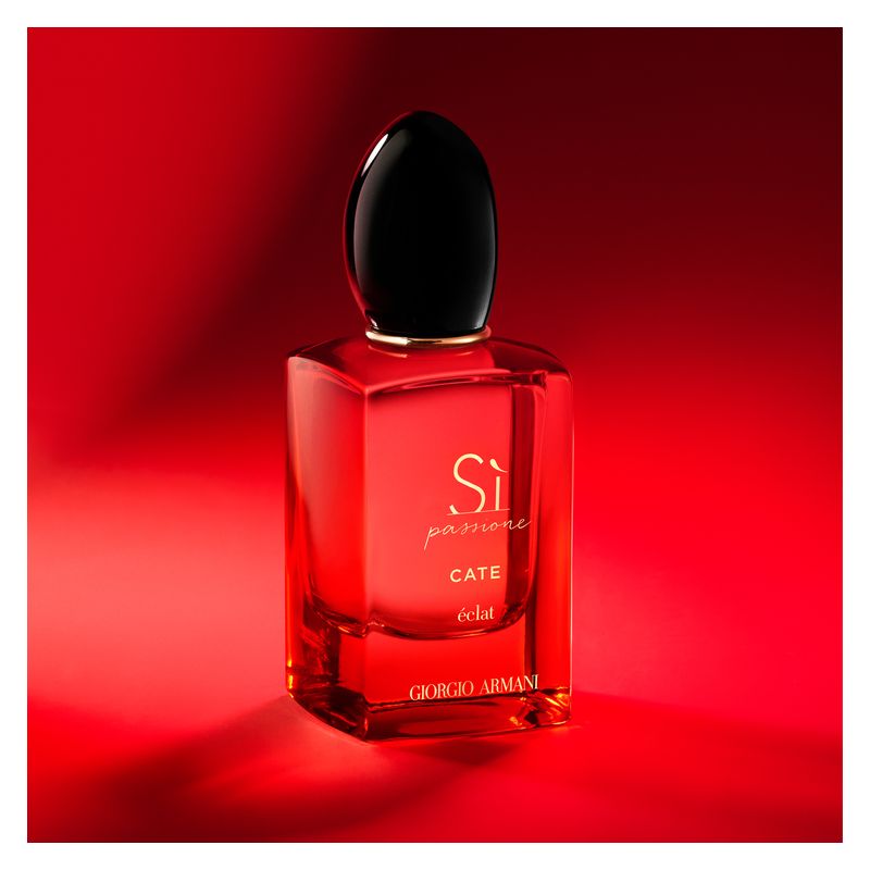 Armani Sì Passione Éclat, Eau de Parfum Donna, 100 ml Spray, Fragranza Floreale Fruttata, Profumo femminile audace, radioso e sensuale