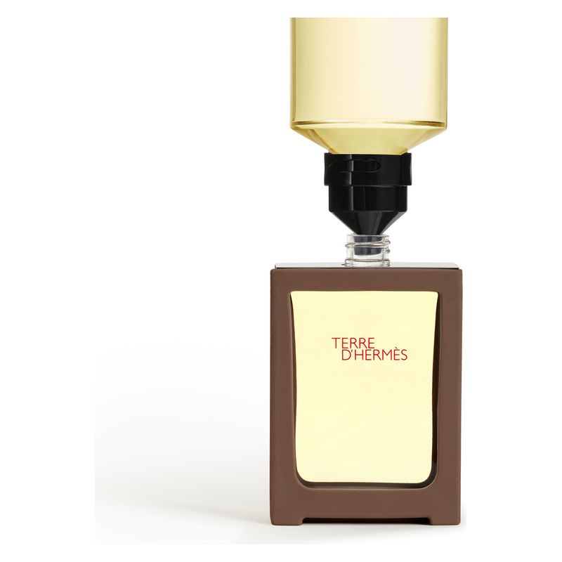 Hermès Terre d'Hermès, Eau de Toilette Uomo, 125 ml Ricarica, Profumo Maschile Legnoso Speziato con note di Pompelmo, Cedro e Pepe Hermès Terre d'Hermès, Eau de Toilette Uomo, 125 ml Ricarica, Profumo Maschile Legnoso Speziato con note di Pompelmo, Cedro e Pepe