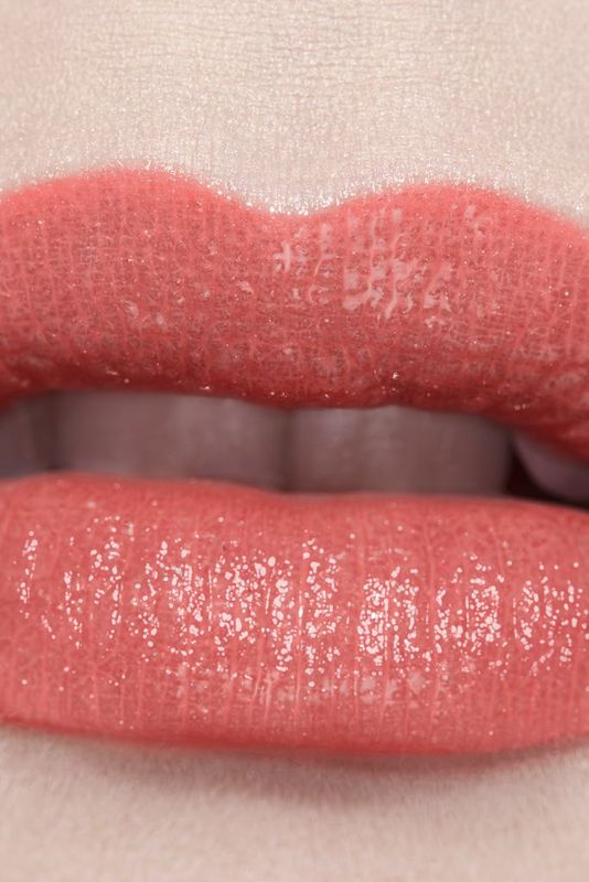 CHANEL Rouge Coco Baume, Balsamo Labbra Idratante Colorato, 916 Flirty Coral, 3 g, Intensità su misura, Trattamento labbra colorato effetto luminoso CHANEL Rouge Coco Baume, Balsamo Labbra Idratante Colorato, 916 Flirty Coral, 3 g, Intensità su misura, Trattamento labbra colorato effetto luminoso