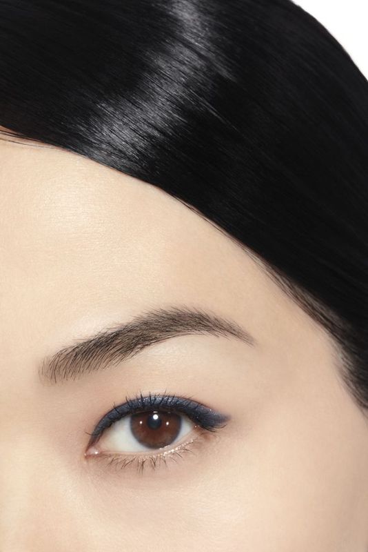 CHANEL Le Crayon Yeux, Matita Contorno Occhi di Precisione, 19 Blue Jean, 1 g, Sfumabile con Applicatore e Temperino, Eyeliner a Lunga Tenuta