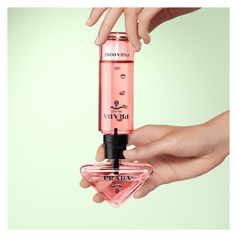 Prada Paradoxe, Eau de Parfum Donna, 50 ml Spray Ricaricabile, Profumo femminile Floreale Ambrato, fragranza iconica, sensuale e di lunga durata Prada Paradoxe, Eau de Parfum Donna, 50 ml Spray Ricaricabile, Profumo femminile Floreale Ambrato, fragranza iconica, sensuale e di lunga durata