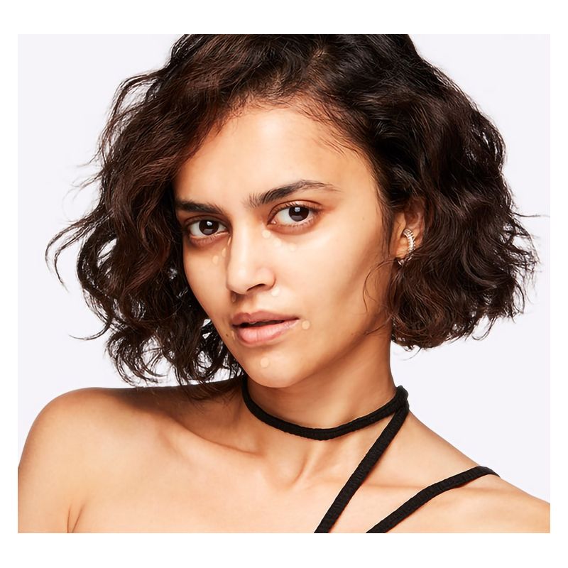 MAC Studio Fix 24-Hour Smooth Wear Concealer, Correttore Fluido Lunga Tenuta, NC40, 7 ml, Finish Opaco Naturale, Coprenza Modulabile da Media a Totale MAC Studio Fix 24-Hour Smooth Wear Concealer, Correttore Fluido Lunga Tenuta, NC40, 7 ml, Finish Opaco Naturale, Coprenza Modulabile da Media a Totale