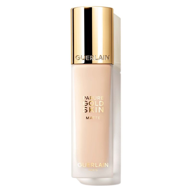 Guerlain Parure Gold Skin Matte, Fondotinta Fluido Anti-Età Donna, 35 ml, Colore 1C Cool, Finish Matte Luminoso, Tenuta 24H, No Transfer Guerlain Parure Gold Skin Matte, Fondotinta Fluido Anti-Età Donna, 35 ml, Colore 1C Cool, Finish Matte Luminoso, Tenuta 24H, No Transfer