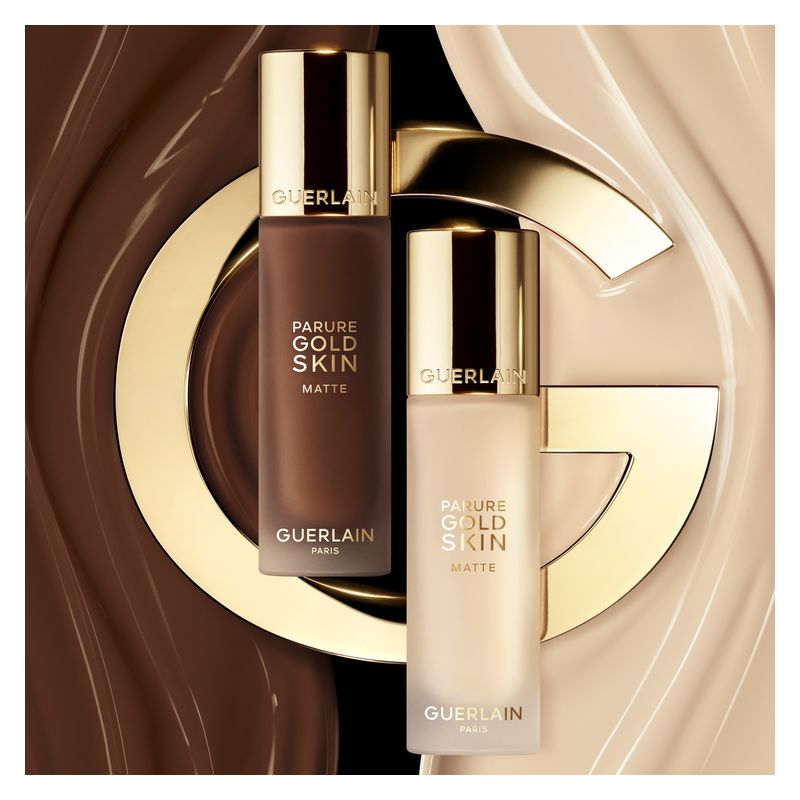 Guerlain Parure Gold Skin Matte, Fondotinta Fluido Anti-Età Donna, 35 ml, Colore 1C Cool, Finish Matte Luminoso, Tenuta 24H, No Transfer Guerlain Parure Gold Skin Matte, Fondotinta Fluido Anti-Età Donna, 35 ml, Colore 1C Cool, Finish Matte Luminoso, Tenuta 24H, No Transfer
