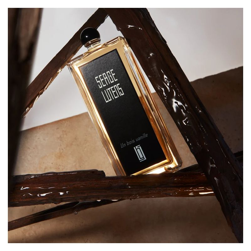 Serge Lutens Un Bois Vanille, Eau de Parfum Unisex, 50 ml Spray, Profumo Ambrato Vanigliato con note legnose, di cocco e liquirizia