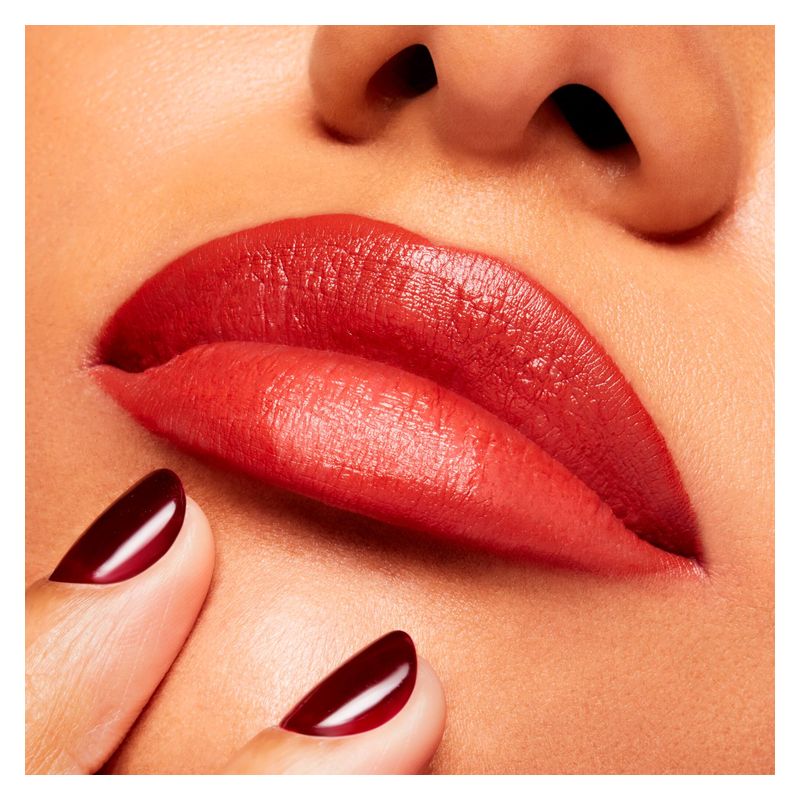 MAC Powder Kiss Velvet Blur Slim Stick, Rossetto Idratante Donna 2 g, Colore Nice Spice, Finish Matte Vellutato e Lunga Tenuta fino a 12 ore