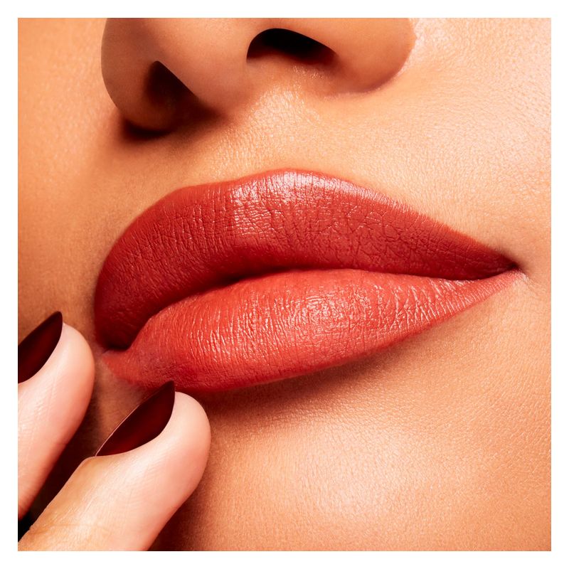 MAC Powder Kiss Velvet Blur Slim Stick, Rossetto Idratante Donna, 2 g, Colore MARRAKESH-MERE, Finish Matte Vellutato, Lunga Tenuta per Labbra Morbide