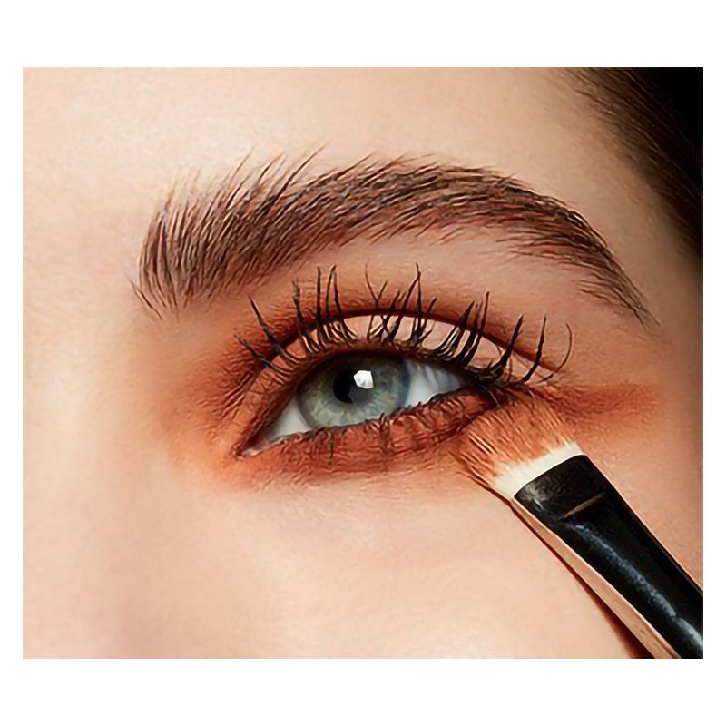 MAC Powder Kiss Soft Matte Eye Shadow, Ombretto Ricarica Pro Palette, 1.5 g, What Clout!, Finish Opaco Vellutato, Ombretto Marrone Chiaro Caldo MAC Powder Kiss Soft Matte Eye Shadow, Ombretto Ricarica Pro Palette, 1.5 g, What Clout!, Finish Opaco Vellutato, Ombretto Marrone Chiaro Caldo