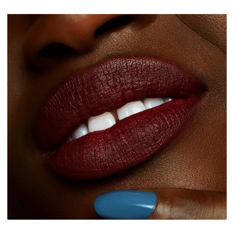 MAC Powder Kiss Liquid Lipcolour, Rossetto Liquido Effetto Opaco Donna, 5 ml, Colore Pretty Pleats!, Tinta labbra idratante e a lunga tenuta MAC Powder Kiss Liquid Lipcolour, Rossetto Liquido Effetto Opaco Donna, 5 ml, Colore Pretty Pleats!, Tinta labbra idratante e a lunga tenuta