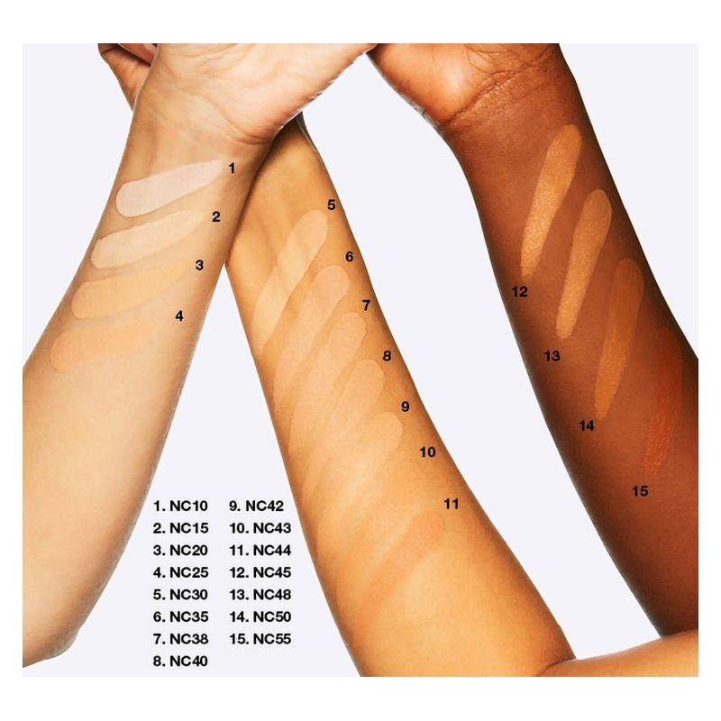 MAC Studio Fix 24-Hour Smooth Wear Concealer, Correttore Fluido Lunga Tenuta, 7 ml, Colore NC43, Copertura modulabile e finish naturale opaco MAC Studio Fix 24-Hour Smooth Wear Concealer, Correttore Fluido Lunga Tenuta, 7 ml, Colore NC43, Copertura modulabile e finish naturale opaco
