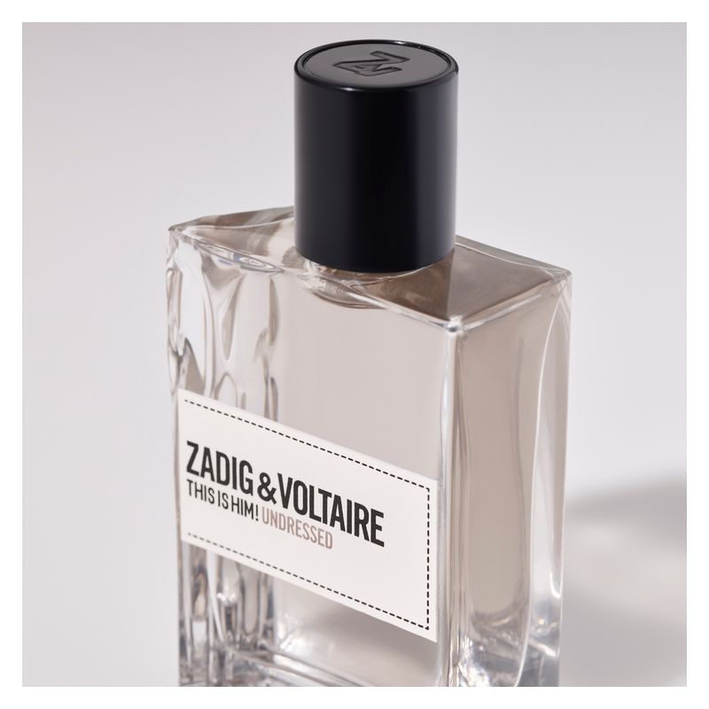 Zadig & Voltaire This Is Him! Undressed, Eau de Toilette Uomo, 100 ml Spray, Fragranza maschile boisé speziata, Profumo fresco e sensuale Zadig & Voltaire This Is Him! Undressed, Eau de Toilette Uomo, 100 ml Spray, Fragranza maschile boisé speziata, Profumo fresco e sensuale