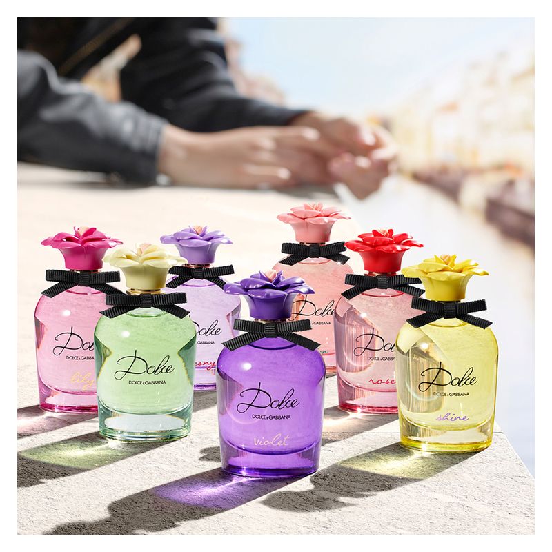 Dolce & Gabbana Dolce Shine, Eau de Parfum Donna, 50 ml Spray, Profumo Floreale Fruttato, Fragranza Solare con note di Mango e Gelsomino Dolce & Gabbana Dolce Shine, Eau de Parfum Donna, 50 ml Spray, Profumo Floreale Fruttato, Fragranza Solare con note di Mango e Gelsomino