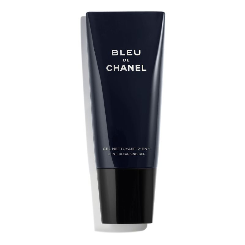 CHANEL Bleu De Chanel, Gel Detergente 2 in 1 Viso e Barba Uomo, 100 ml, Purificante e Rinfrescante, Profumo Aromatico Legnoso per pelli sensibili CHANEL Bleu De Chanel, Gel Detergente 2 in 1 Viso e Barba Uomo, 100 ml, Purificante e Rinfrescante, Profumo Aromatico Legnoso per pelli sensibili
