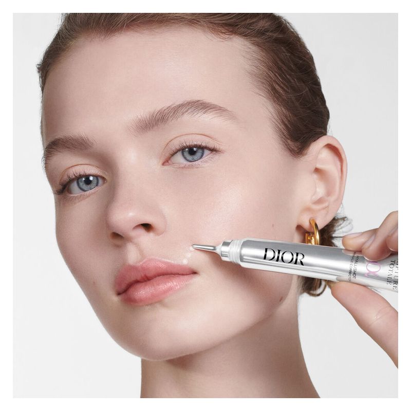 DIOR Capture Totale Hyalushot -Correttore Rughe – Rughe Consolidate E Primi Accenni Di Rughe