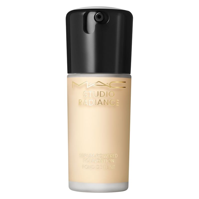 MAC Studio Radiance Serum-Powered Foundation, Fondotinta Siero Donna, 30 ml, Colore NC11, Idratante per un Finish Luminoso e Naturale a Lunga Tenuta MAC Studio Radiance Serum-Powered Foundation, Fondotinta Siero Donna, 30 ml, Colore NC11, Idratante per un Finish Luminoso e Naturale a Lunga Tenuta