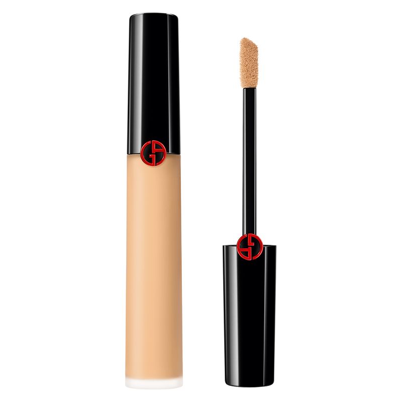 Armani POWER FABRIC + CONCEALER - Un correttore liquido a lunga tenuta e ad alta coprenza con un finish mat vellutato.