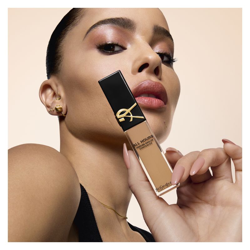 Yves Saint Laurent All Hours Precise Angles Concealer, Correttore Donna LW1, 15 ml, Lunga Tenuta 24H, Finish Matte Luminoso, Coprente e Idratante