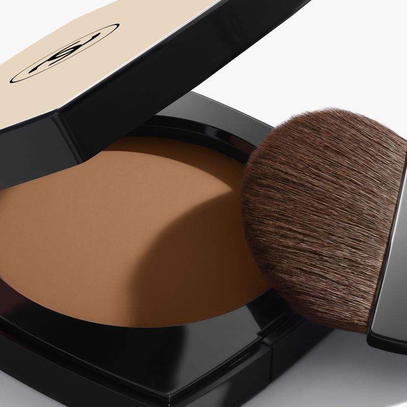 CHANEL Les Beiges Poudre Belle Mine Naturelle, Cipria Compatta Donna, 12 g, Colore B80, Finish Satinato per una Luminosità Naturale CHANEL Les Beiges Poudre Belle Mine Naturelle, Cipria Compatta Donna, 12 g, Colore B80, Finish Satinato per una Luminosità Naturale