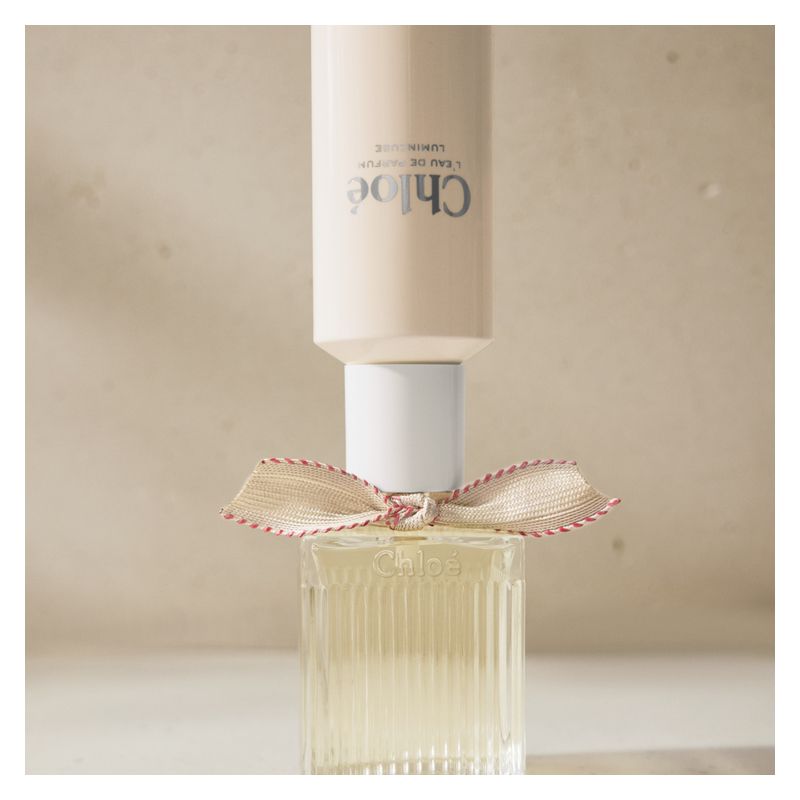 Chloé L'Eau de Parfum Lumineuse, Eau de Parfum Donna, 30 ml Spray, Fragranza Floreale Ambrata con Rosa e Vaniglia, Profumo femminile solare
