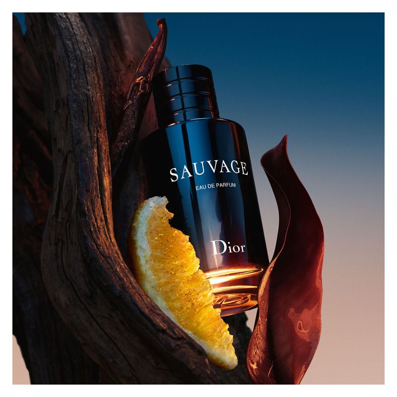 DIOR Sauvage, Eau de Parfum Uomo, 30 ml Spray Ricaricabile, Fragranza Ambrata Fougère, Profumo maschile fresco, sensuale e misterioso