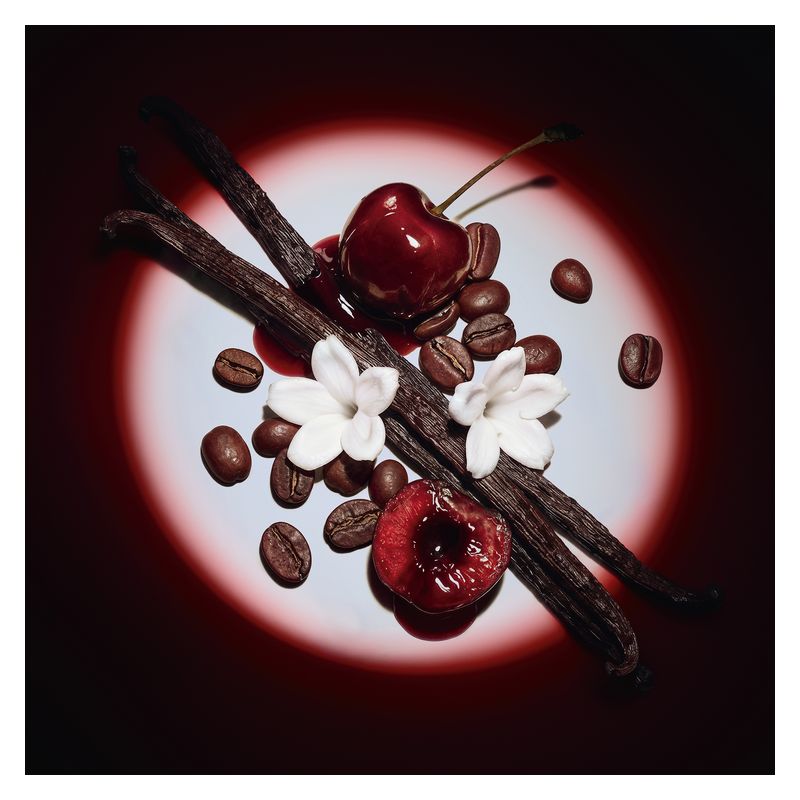 Yves Saint Laurent Black Opium Over Red, Eau de Parfum Donna, 50 ml Spray, Profumo Floreale Fruttato Gourmand con note di Ciliegia, Caffè e Vaniglia Yves Saint Laurent Black Opium Over Red, Eau de Parfum Donna, 50 ml Spray, Profumo Floreale Fruttato Gourmand con note di Ciliegia, Caffè e Vaniglia
