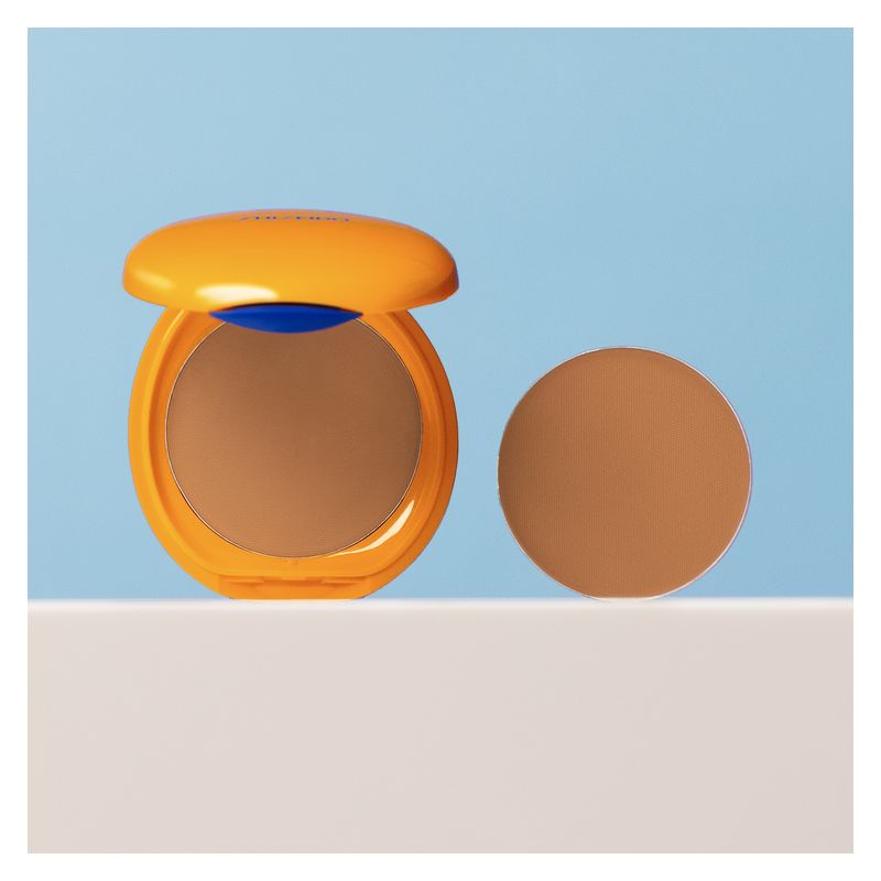 Shiseido Sun Tanning Compact Foundation SPF 10, Fondotinta Compatto Donna, 12 g, Colore Honey, Effetto Abbronzatura Naturale, Ricaricabile