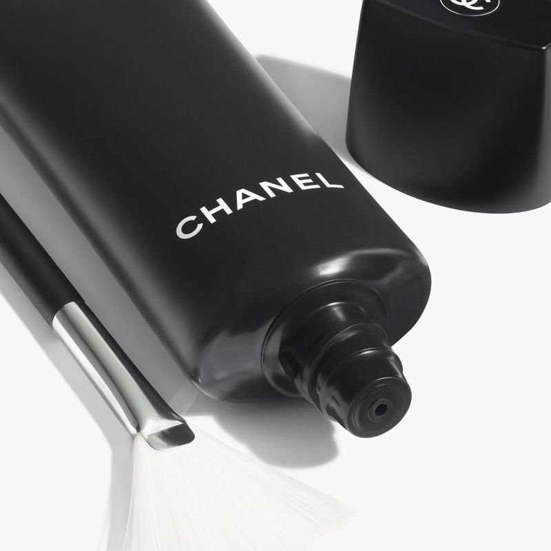 CHANEL Le Lift Pro Gommage Aha Resurfaçant