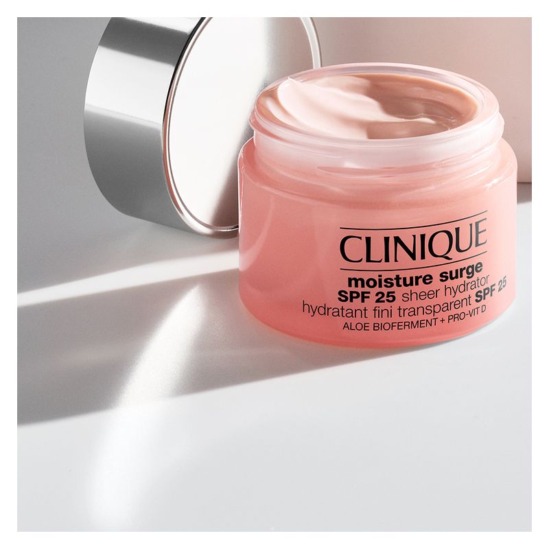 Clinique MOISTURE SURGE SPF 25 SHEER HYDRATOR