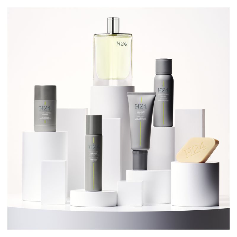 Hermès H24, Eau de Parfum Uomo, 30 ml Spray Ricaricabile, Fragranza Aromatica Legnosa, Profumo Maschile Fresco e Intenso Hermès H24, Eau de Parfum Uomo, 30 ml Spray Ricaricabile, Fragranza Aromatica Legnosa, Profumo Maschile Fresco e Intenso