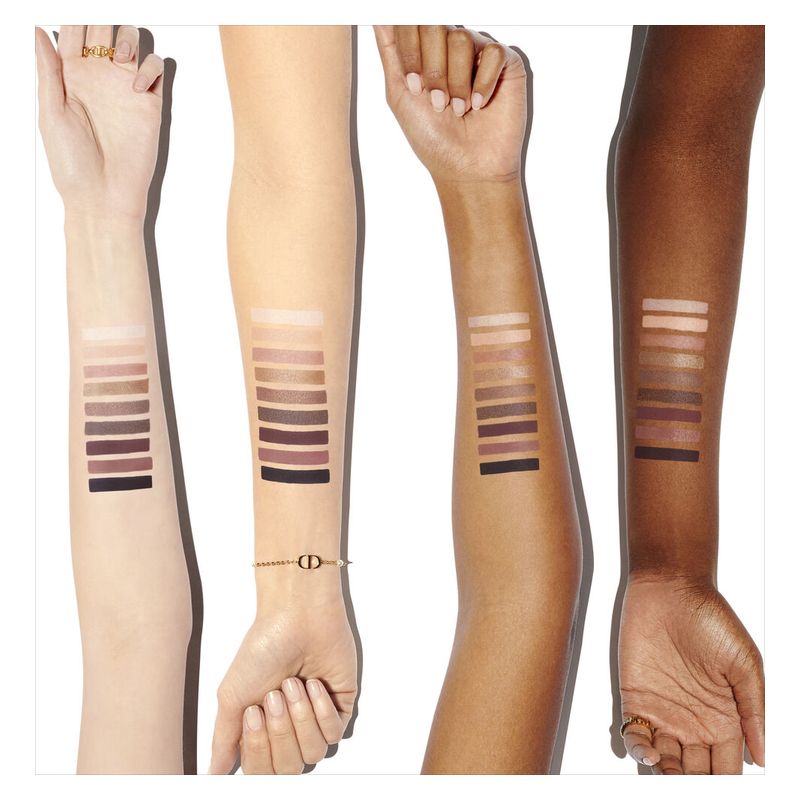 DIOR Backstage Eye Palette, Palette Ombretti Donna, 002 Smoky Essentials, 10 g, 9 Colori Lunga Tenuta, Finish Multiplo, Make-up Occhi Professionale DIOR Backstage Eye Palette, Palette Ombretti Donna, 002 Smoky Essentials, 10 g, 9 Colori Lunga Tenuta, Finish Multiplo, Make-up Occhi Professionale