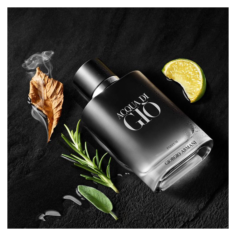 Armani Acqua di Giò Parfum, Parfum Uomo, 50 ml Ricaricabile, Intensa fragranza maschile legnosa e acquatica, Profumo con note di incenso e bergamotto Armani Acqua di Giò Parfum, Parfum Uomo, 50 ml Ricaricabile, Intensa fragranza maschile legnosa e acquatica, Profumo con note di incenso e bergamotto
