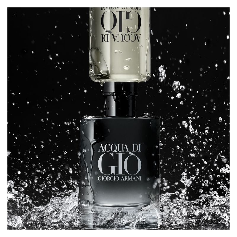 Armani Acqua di Giò Parfum, Parfum Uomo, 50 ml Ricaricabile, Intensa fragranza maschile legnosa e acquatica, Profumo con note di incenso e bergamotto Armani Acqua di Giò Parfum, Parfum Uomo, 50 ml Ricaricabile, Intensa fragranza maschile legnosa e acquatica, Profumo con note di incenso e bergamotto