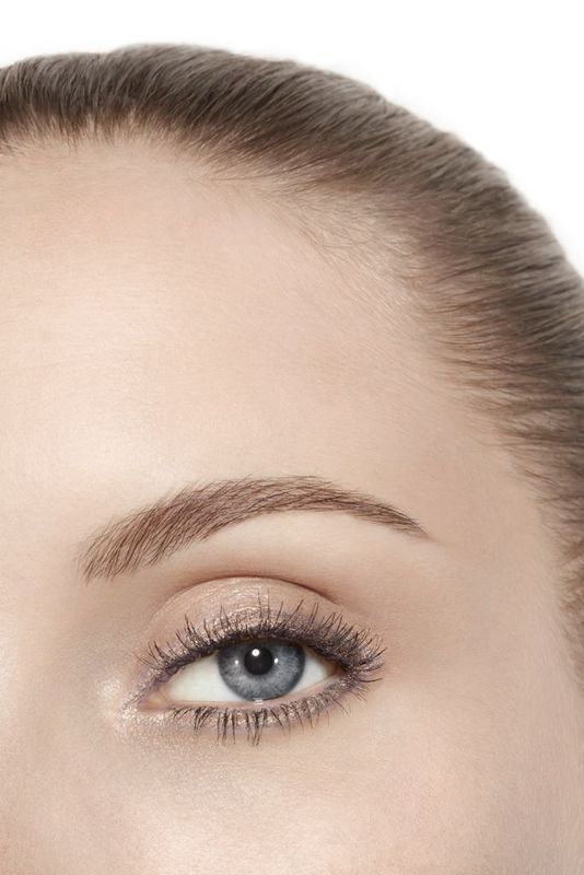 CHANEL OMBRE ESSENTIELLE